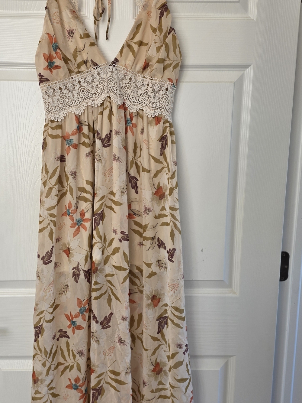 Love Tree Floral Lace-Trim Maxi Dress in Cream